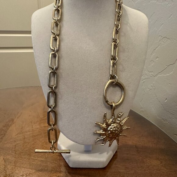 Gold-tone chunky link chain necklace with a sun pendant - Picture 9 of 9